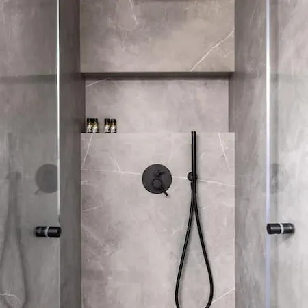 The Hostmaster Le Privilege Elegance Flat Apartament *